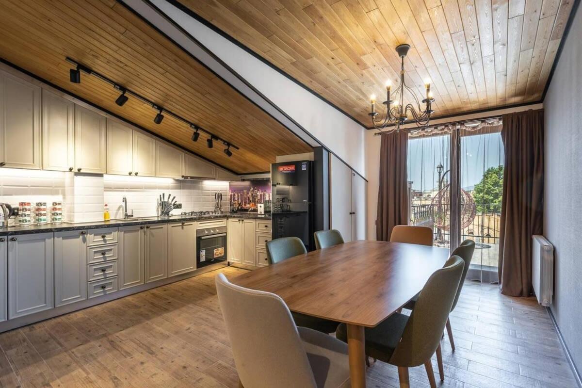 3Br Apt W Huge Terrace & Magnificent Views Tbilisi Exteriér fotografie