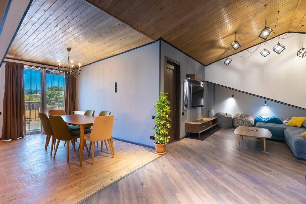 3Br Apt W Huge Terrace & Magnificent Views Tbilisi Exteriér fotografie