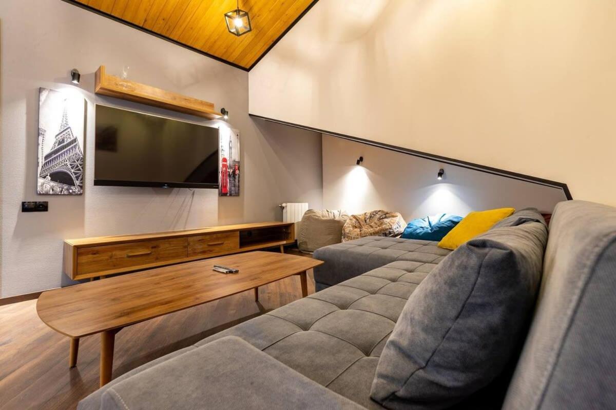3Br Apt W Huge Terrace & Magnificent Views Tbilisi Exteriér fotografie