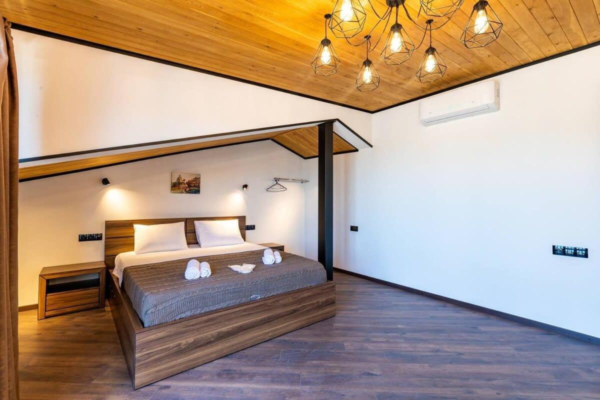 3Br Apt W Huge Terrace & Magnificent Views Tbilisi Exteriér fotografie