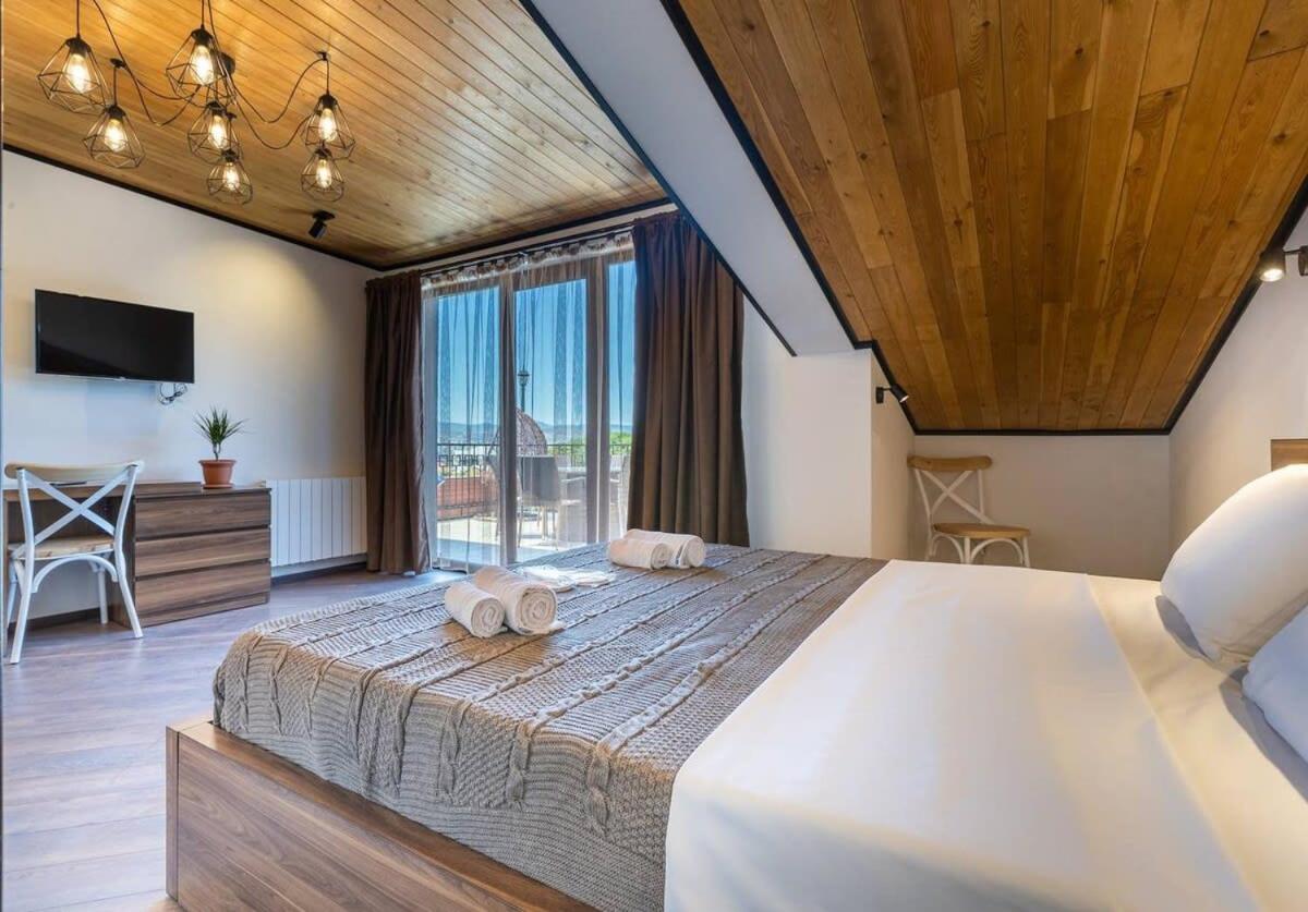 3Br Apt W Huge Terrace & Magnificent Views Tbilisi Exteriér fotografie